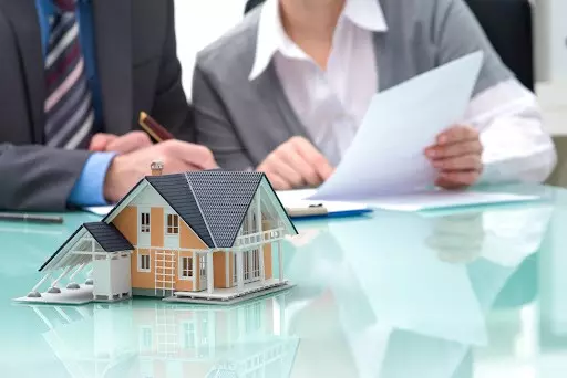 مدیریت مخالفت با قیمت؛ چگونه ارزش ملک را برای مشتری ملموس کنیم؟